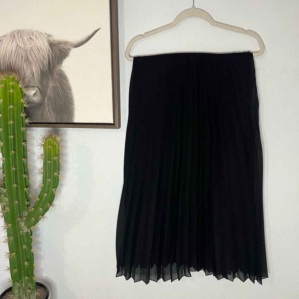 Pleated skirt